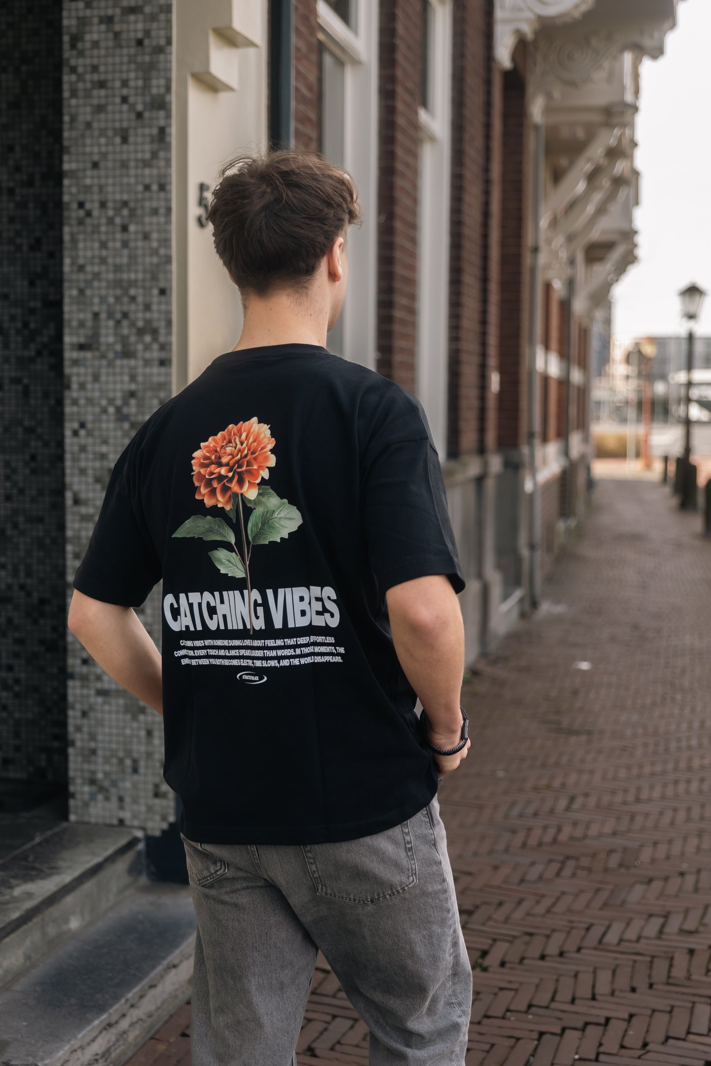 La camiseta extragrande Catching Vibes