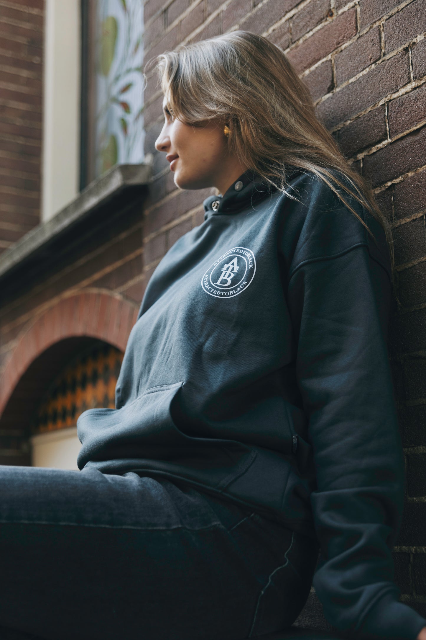 La sudadera con capucha de la fuerza